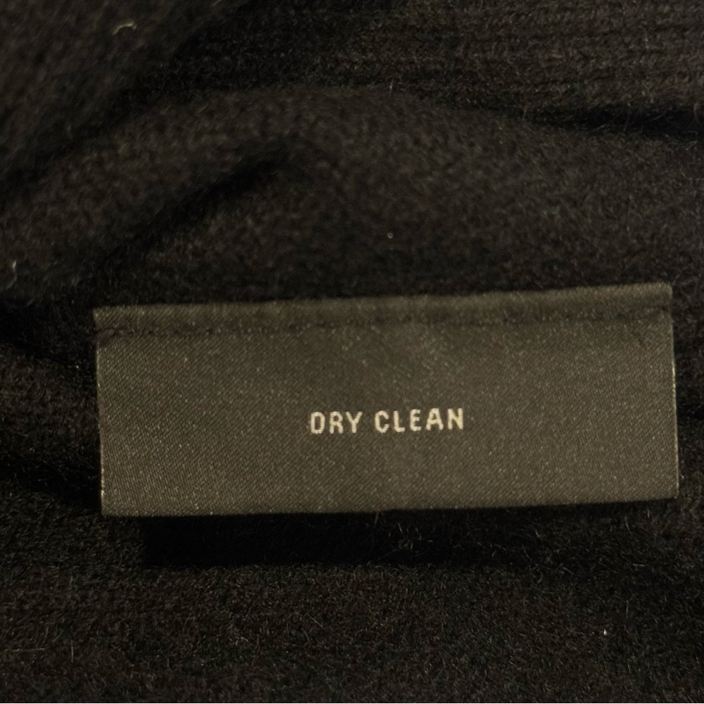 Bloomingdale’s Cashmere XS Black Crewneck 100% 2-Ply Sweater Classic - Picture 8 of 9